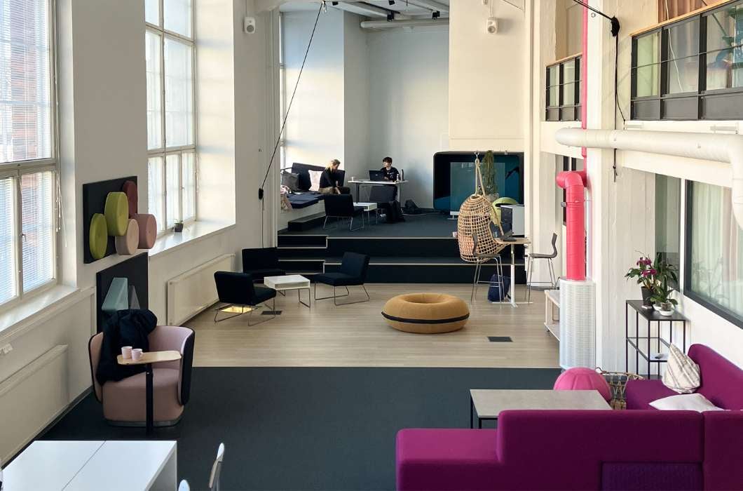 Innovation Home Tampere toimistohotellin yhteiset tilat keskustassa