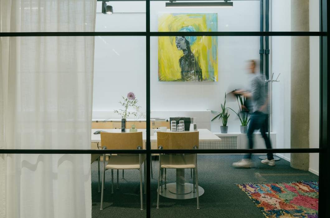 Innovation Home inspiroiva neuvottelutila tarjoiluilla
