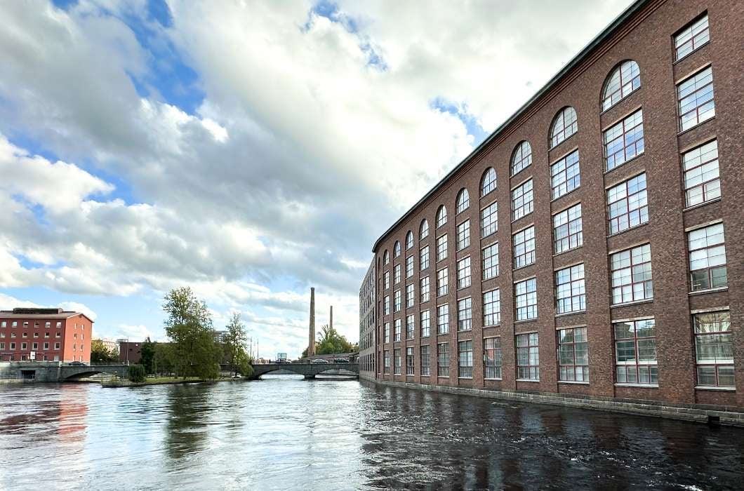 Upeat koskimaisemat omasta toimistosta Tampereen keskustasta