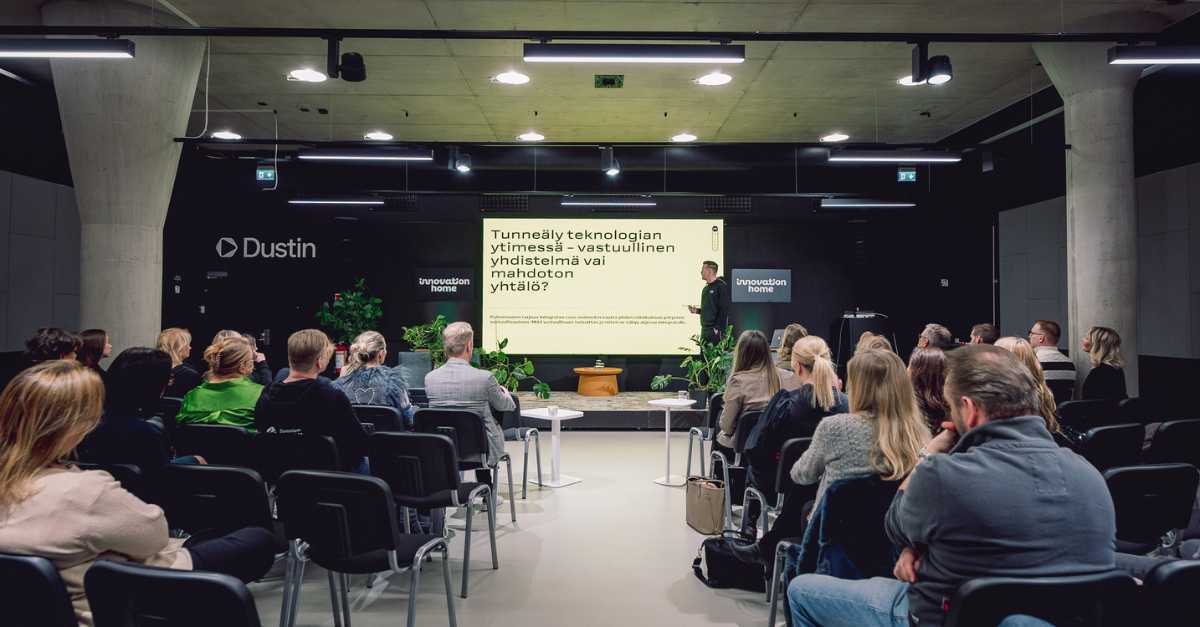 Let’s Talk About Sustainability -tapahtuman osallistujia kampin Event Arenalla
