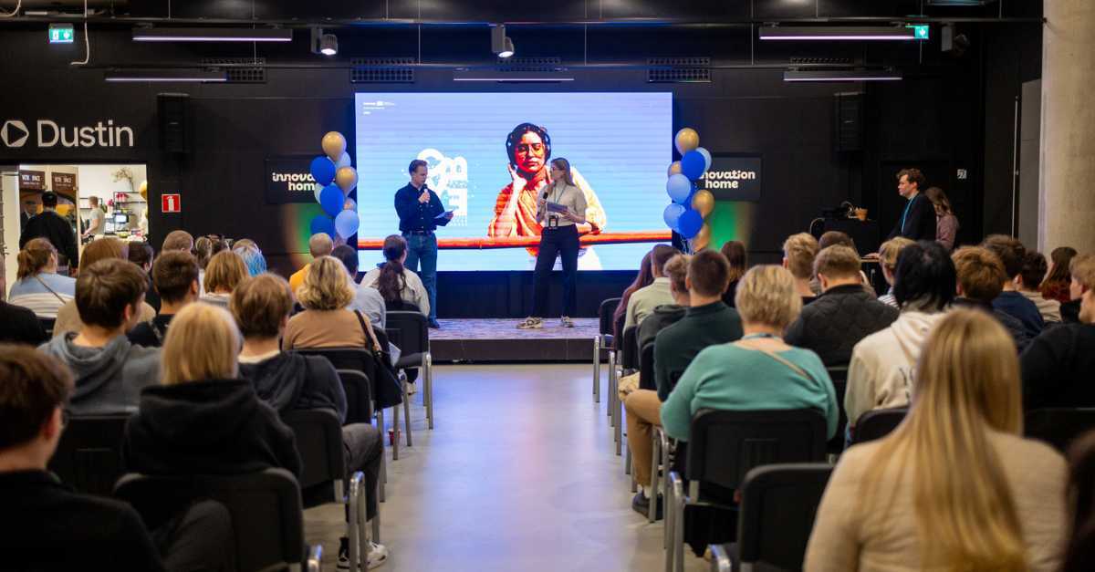 Nuoria osallistumassa Nuoret NYT -tapahtumaan Innovation Home Kampin Event Arenalla – työelämäkokemuksia, ideoita ja innostusta kansainvälisessä ilmapiirissä.